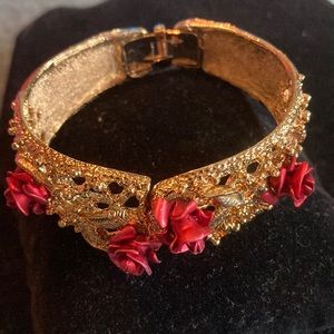 Flowered bracelet